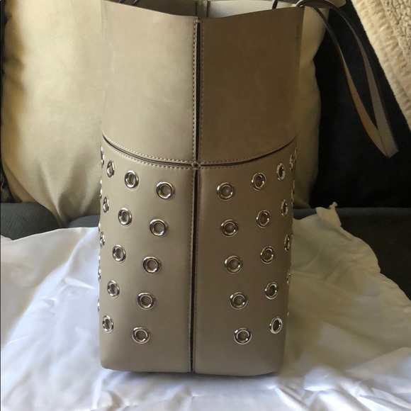 Tory Burch timeless fall edition - Picture 4 of 6